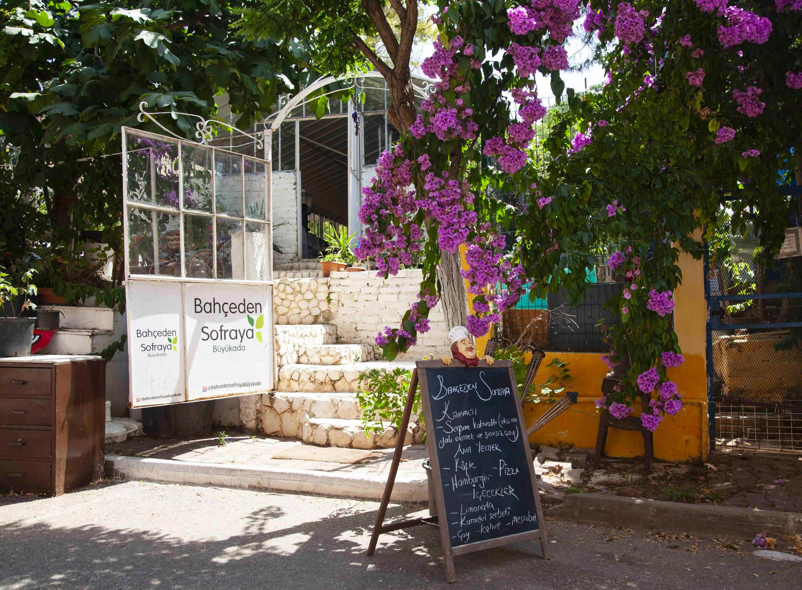 Bahçeden sofraya büyük ada